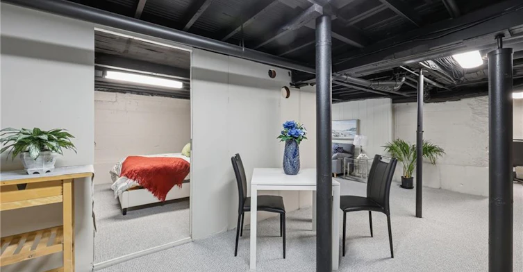 31 Hunter Street, Hamilton, ON, L9H 1E5 - 32