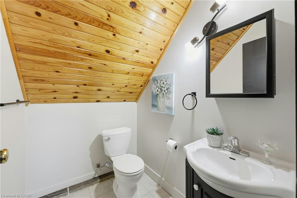 31 Hunter Street, Hamilton, ON, L9H 1E5 - 24