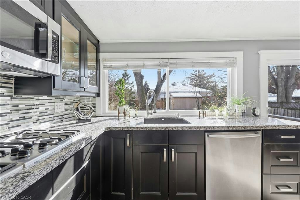 31 Hunter Street, Hamilton, ON, L9H 1E5 - 17