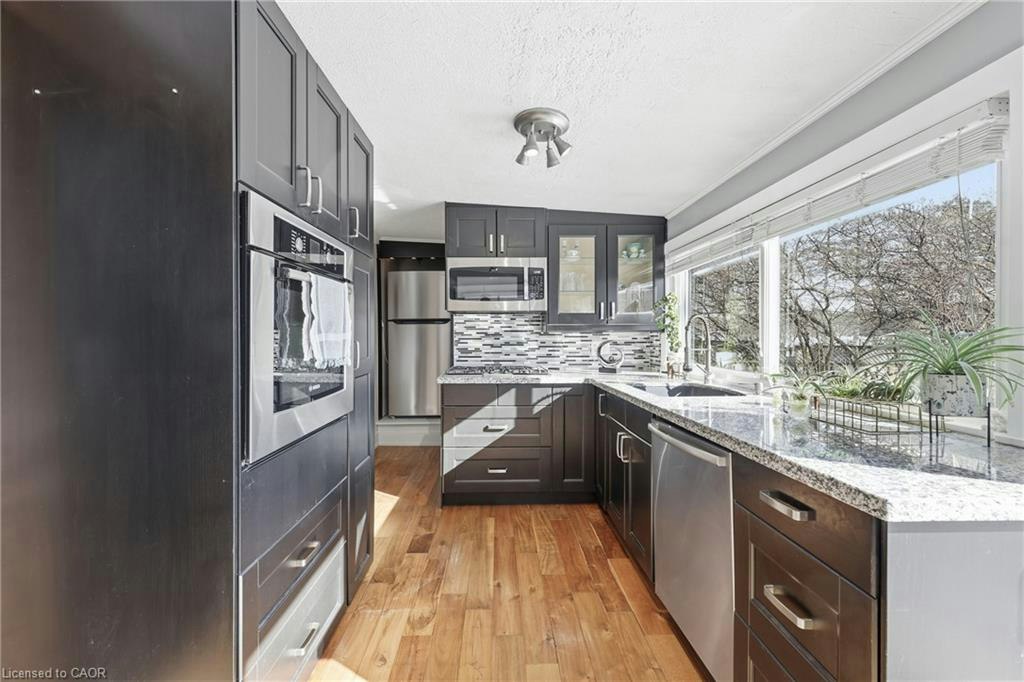 31 Hunter Street, Hamilton, ON, L9H 1E5 - 14