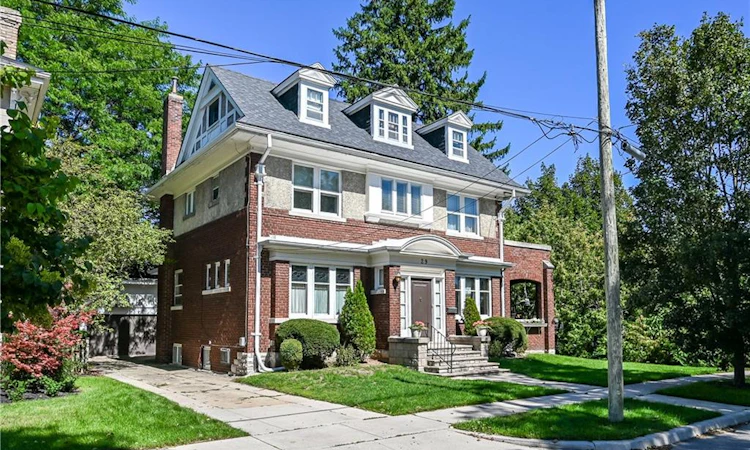 29 Lorne Crescent