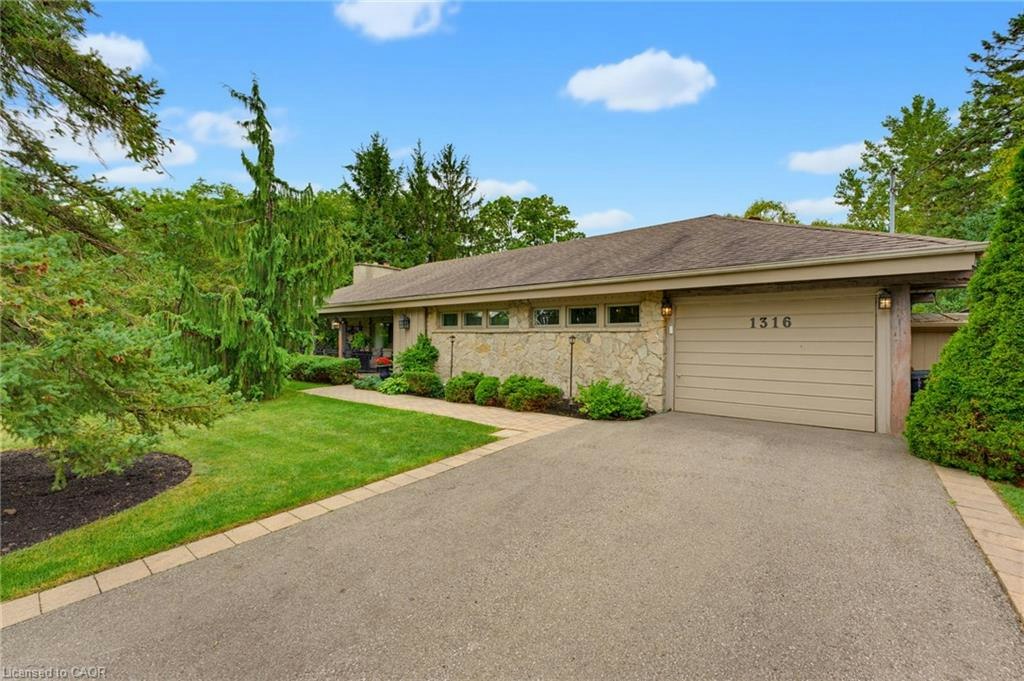 1316 Nevarc Drive, Burlington, ON, L7P 0T4