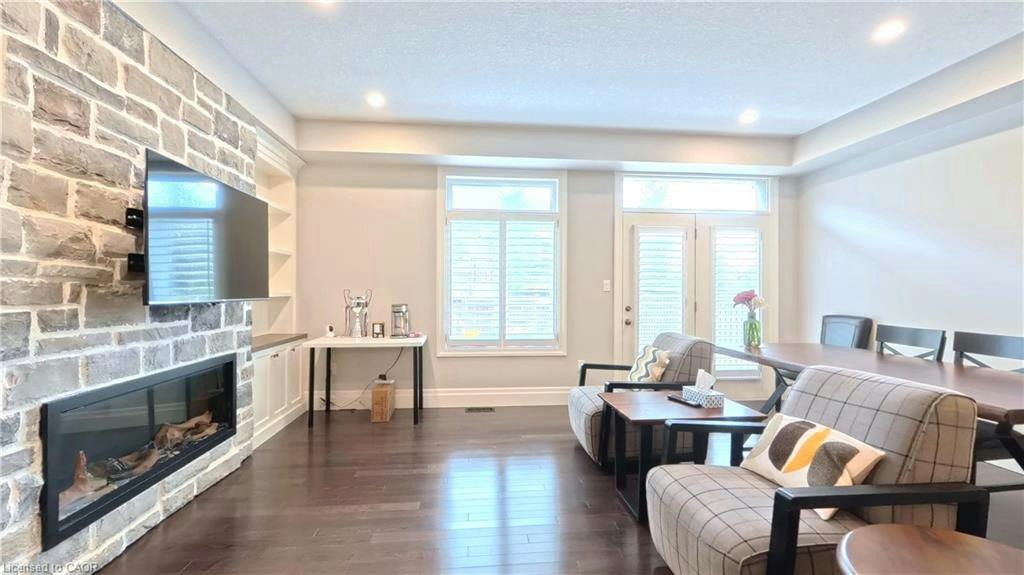 160 Oak Park Drive, Waterloo, ON, N2K 0B3 - 6