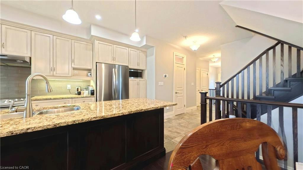 160 Oak Park Drive, Waterloo, ON, N2K 0B3 - 8