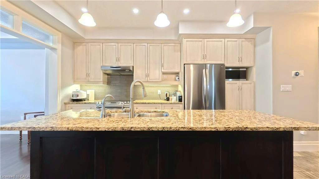 160 Oak Park Drive, Waterloo, ON, N2K 0B3 - 5