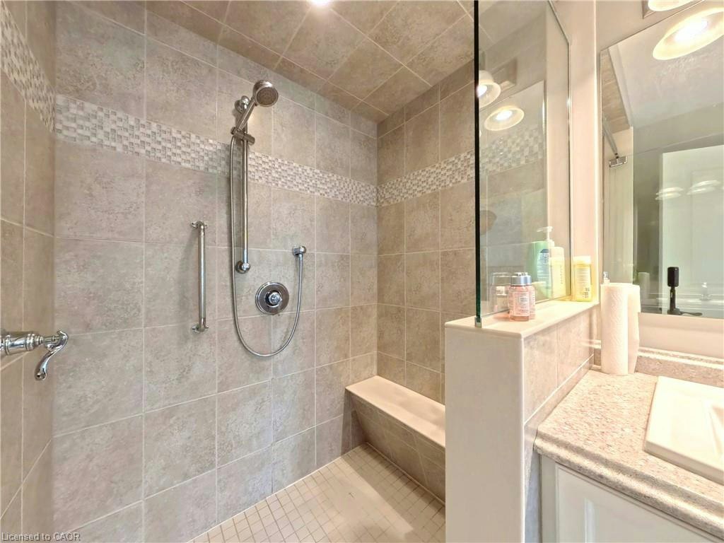 160 Oak Park Drive, Waterloo, ON, N2K 0B3 - 24
