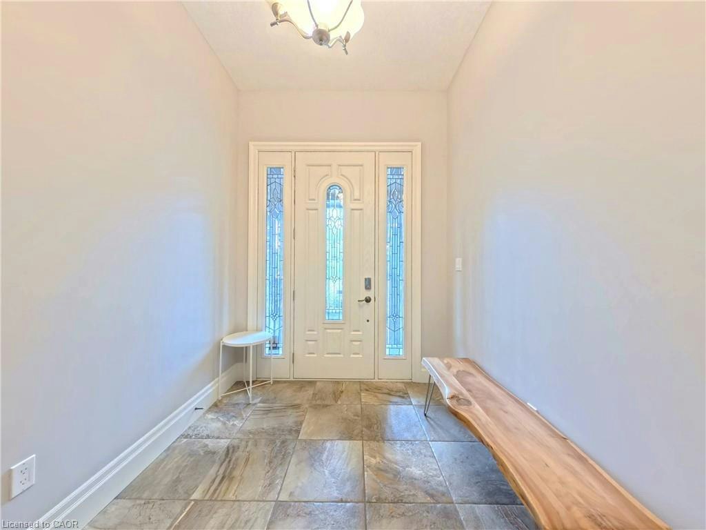 160 Oak Park Drive, Waterloo, ON, N2K 0B3 - 2