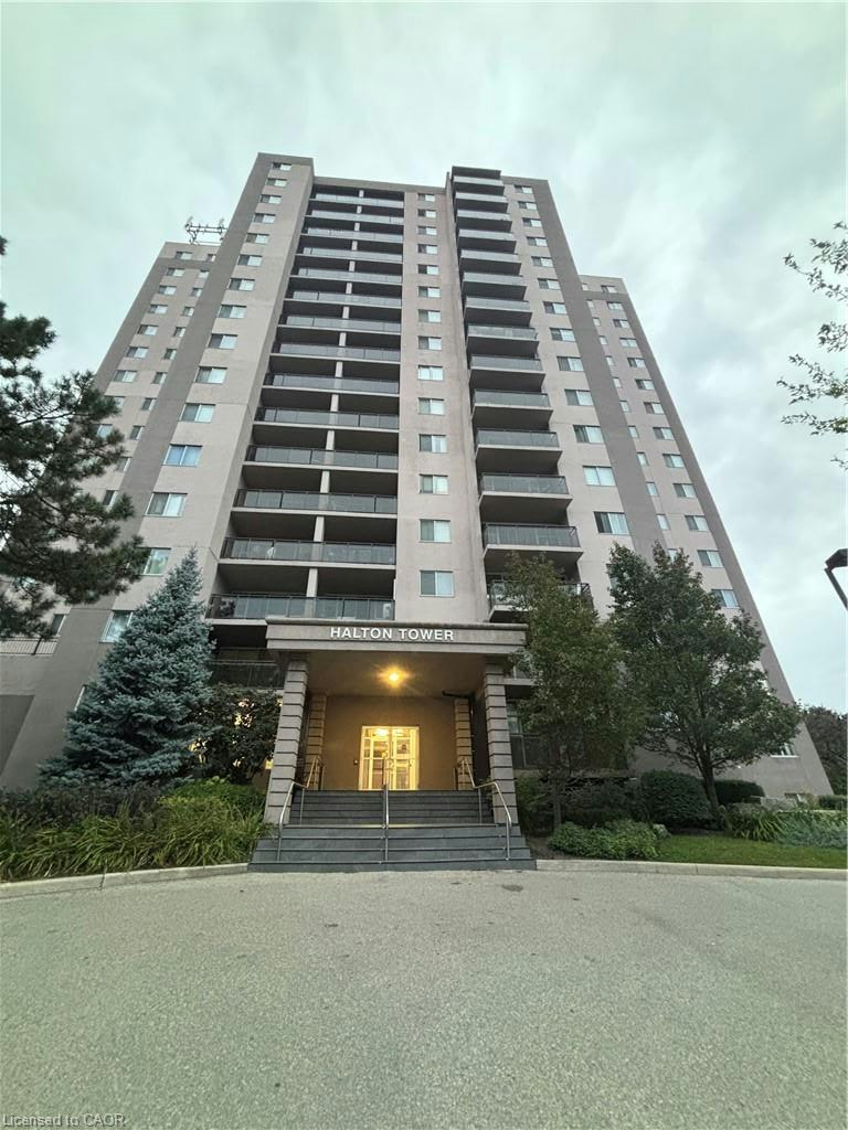 1210-975 Warwick Court, Burlington, ON, L7T 3Z7