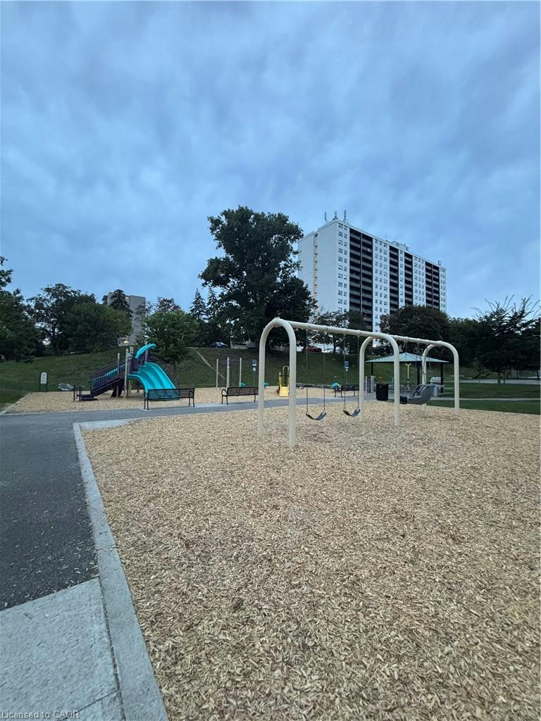 1210-975 Warwick Court, Burlington, ON, L7T 3Z7 - 30