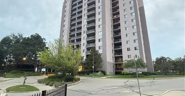 1210-975 Warwick Court, Burlington, ON, L7T 3Z7 - 3
