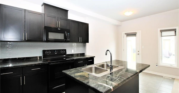 11 Sonoma Valley Crescent, Hamilton, ON, L9B 0J3 - 8