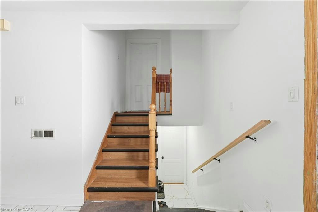 UPPER LEVEL-58 Tupper Crescent, Kitchener, ON, N2B 2X9 - 8