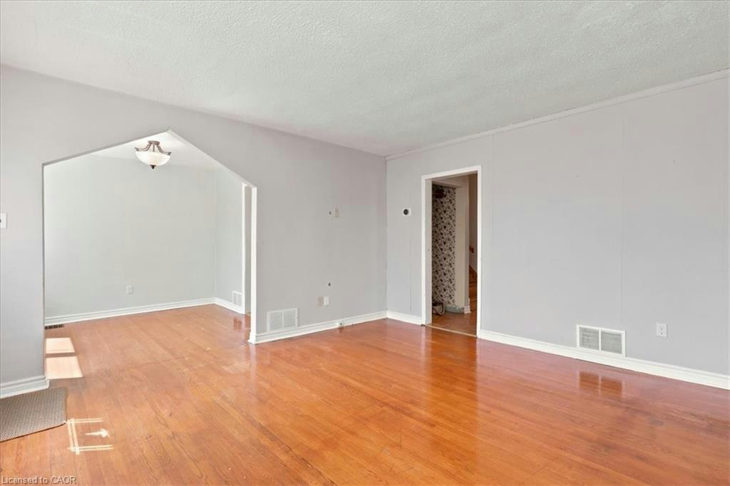 22 Ramore Street, Cambridge, ON, N1S 2P8 - 5