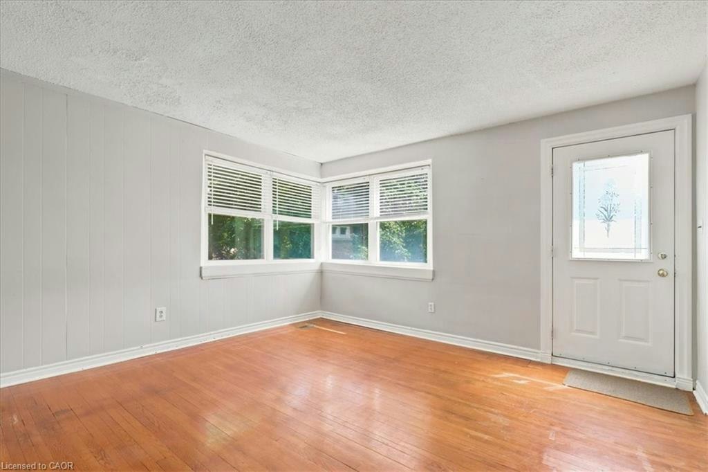 22 Ramore Street, Cambridge, ON, N1S 2P8 - 2