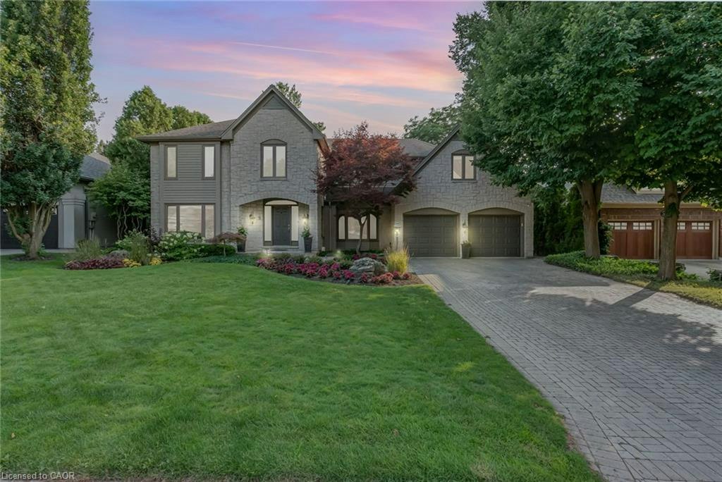 9 Flanders Drive, Hamilton, ON, L8B 0G6