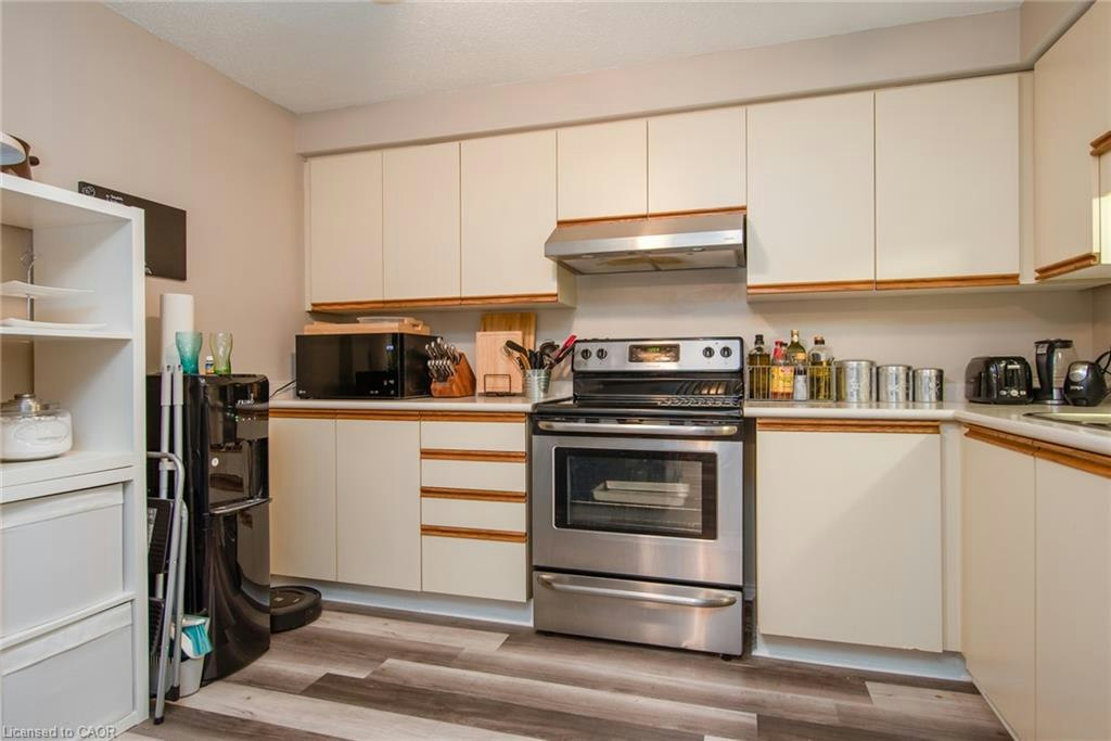 914-35 Green Valley Drive, Kitchener, ON, N2P 2A5 - 14