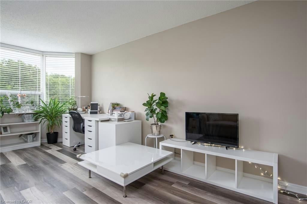 914-35 Green Valley Drive, Kitchener, ON, N2P 2A5 - 6