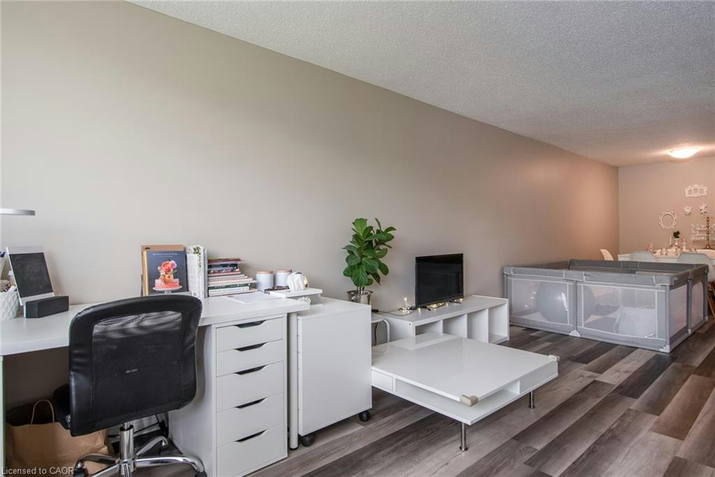 914-35 Green Valley Drive, Kitchener, ON, N2P 2A5 - 8