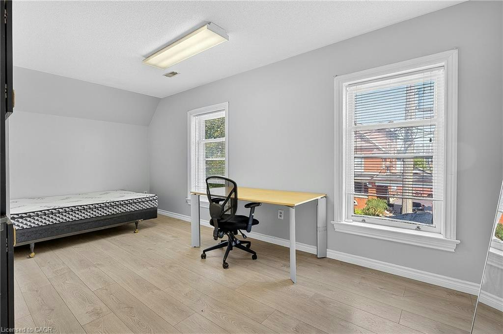 43 Dupont Street E, Waterloo, ON, N2J 2G8 - 2