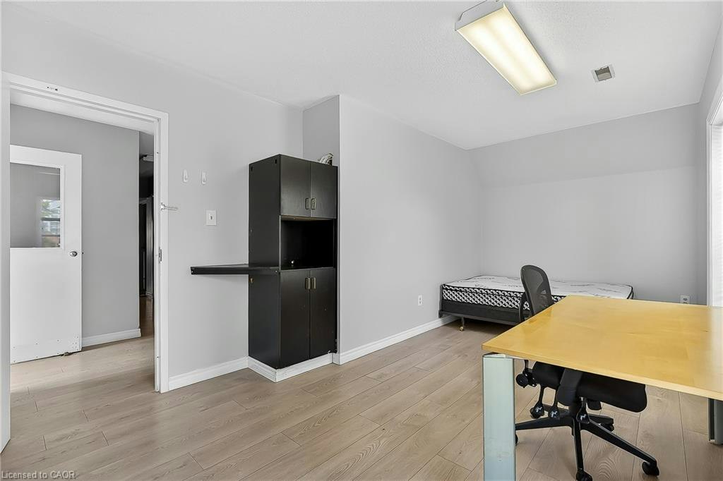 43 Dupont Street E, Waterloo, ON, N2J 2G8 - 3