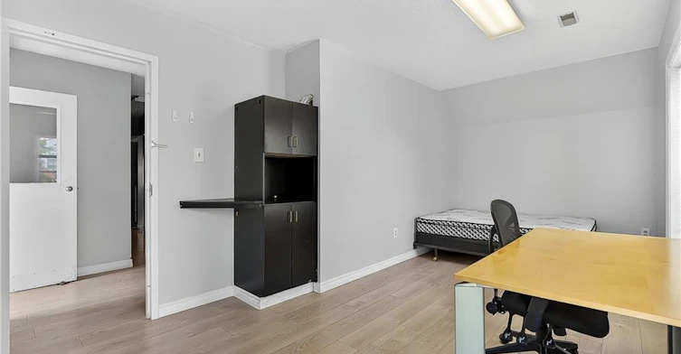 43 Dupont Street E, Waterloo, ON, N2J 2G8 - 3