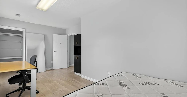 43 Dupont Street E, Waterloo, ON, N2J 2G8 - 4