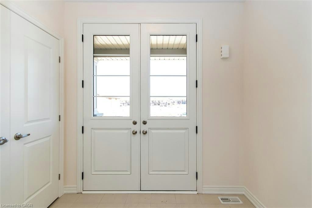 14 Cooley Grove, Hamilton, ON, L9K 0J7 - 5