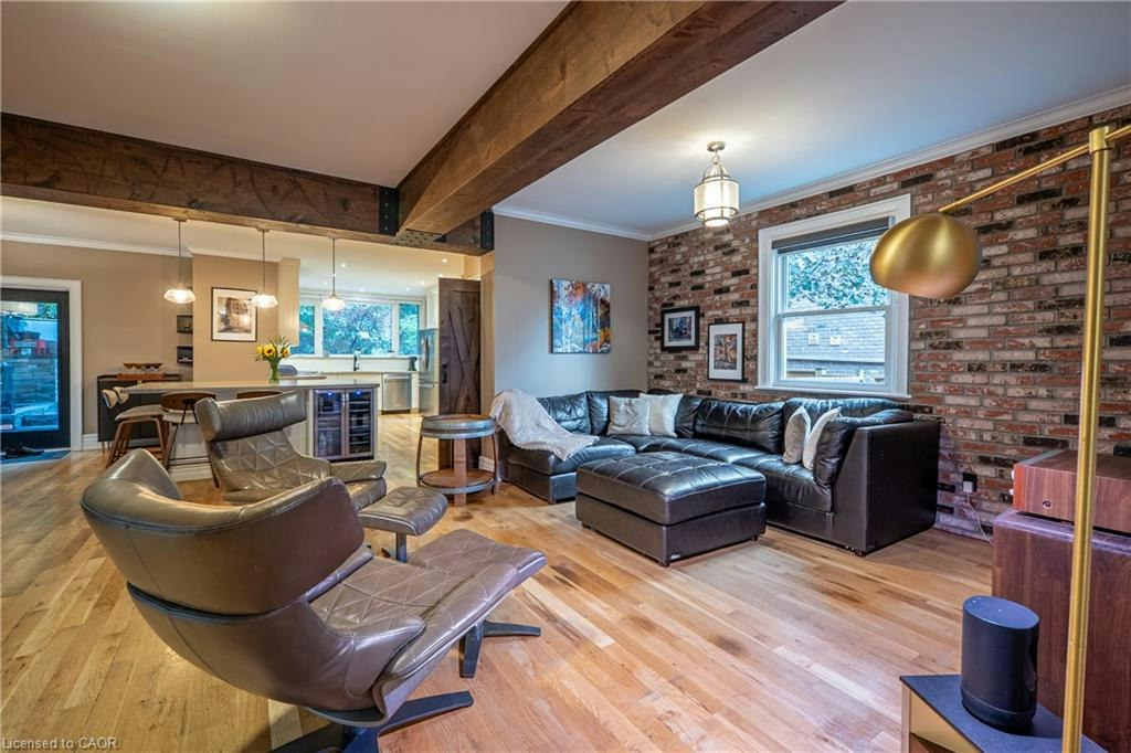 283 Plains Road W, Burlington, ON, L7T 1G1