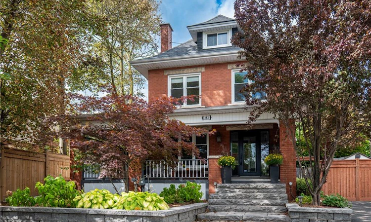 283 Plains Road W