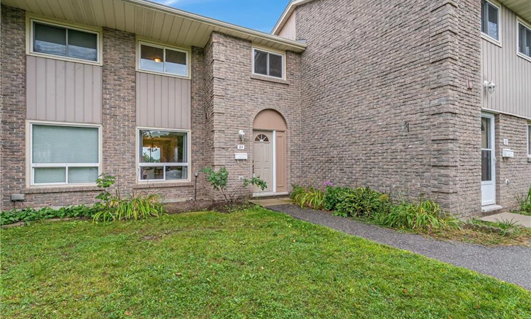 23-25 Upper Canada Drive
