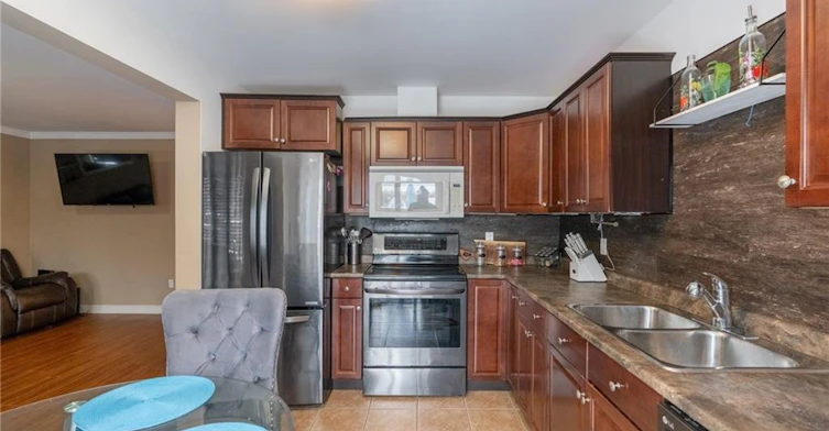 48 South Street N, Thorold, ON, L0S 1K0 - 9