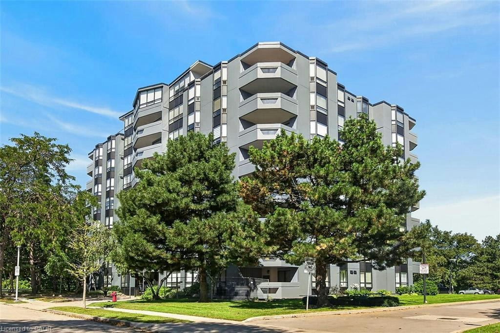 202-6 Village Green Boulevard, Hamilton, ON, L8G 5B7