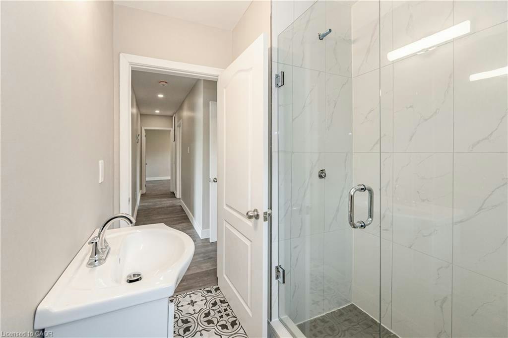 Upper-62 Sandra Avenue, Kitchener, ON, N2M 1Z6 - 19