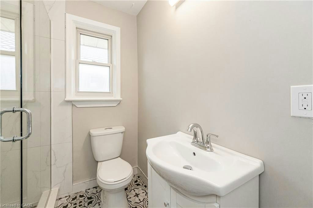 Upper-62 Sandra Avenue, Kitchener, ON, N2M 1Z6 - 18