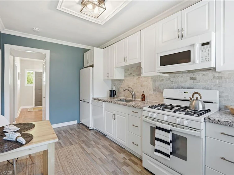 170 Kensington Avenue S, Hamilton, ON, L8M 3H5 - 9