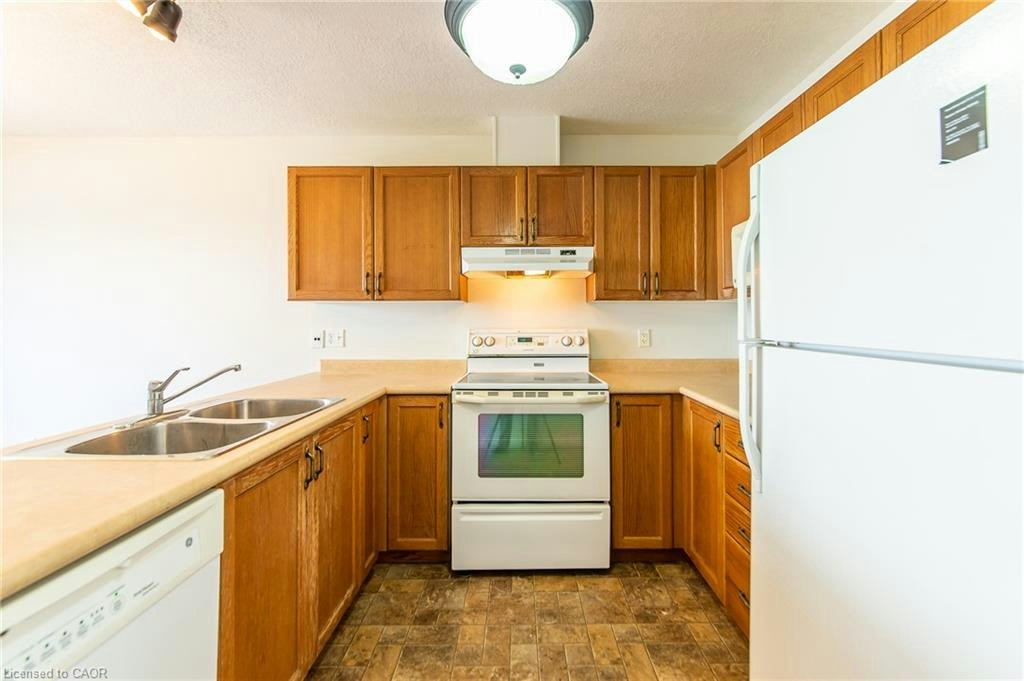 J54-619 Wild Ginger Avenue, Waterloo, ON, N2V 2X1 - 5