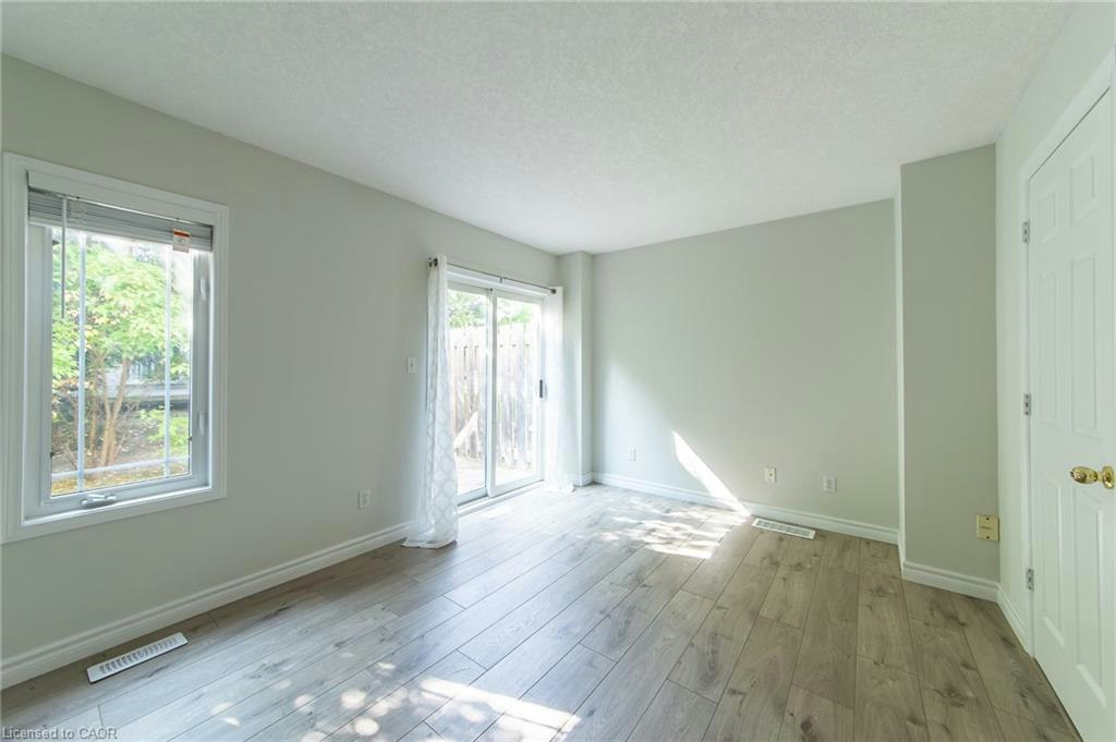 J54-619 Wild Ginger Avenue, Waterloo, ON, N2V 2X1 - 17