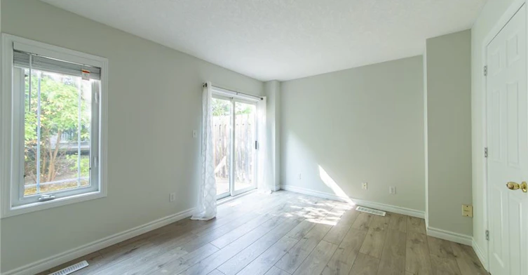 J54-619 Wild Ginger Avenue, Waterloo, ON, N2V 2X1 - 17