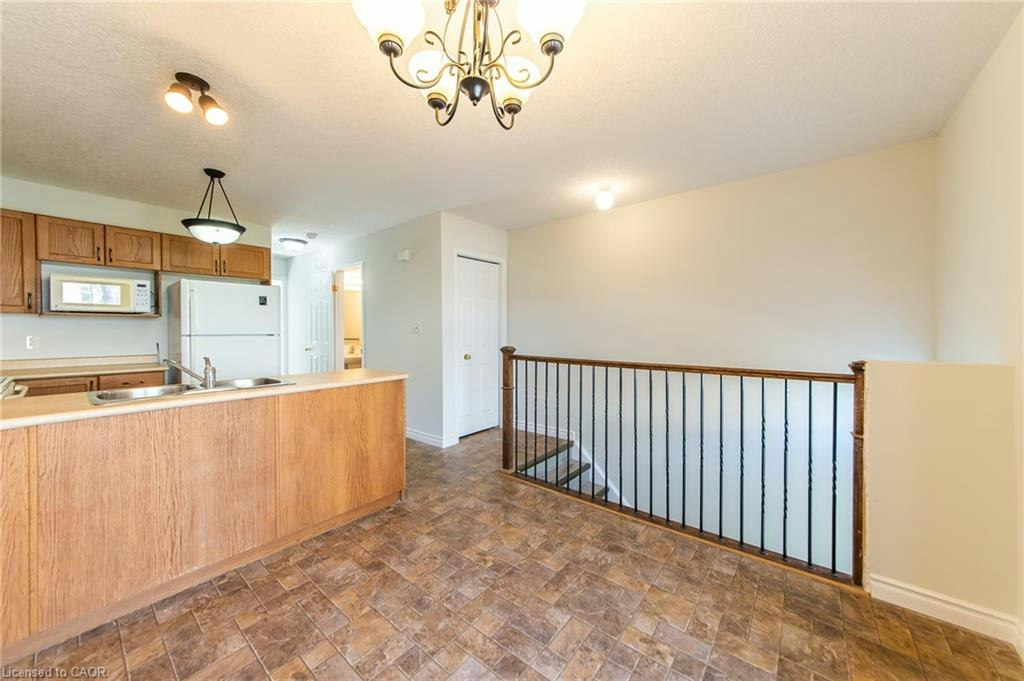 J54-619 Wild Ginger Avenue, Waterloo, ON, N2V 2X1 - 3