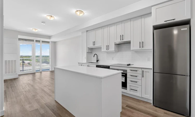703-461 Green Road