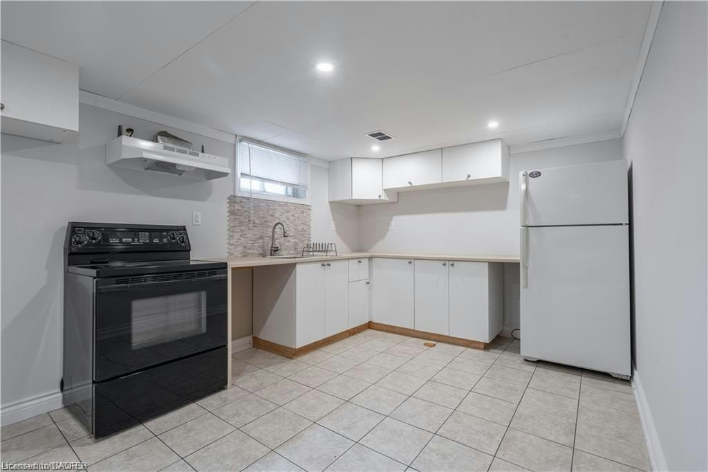 Basement-101 Ivon Avenue, Hamilton, ON, L8H 5S5 - 5