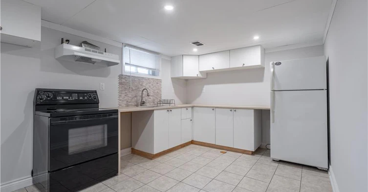 Basement-101 Ivon Avenue, Hamilton, ON, L8H 5S5 - 5