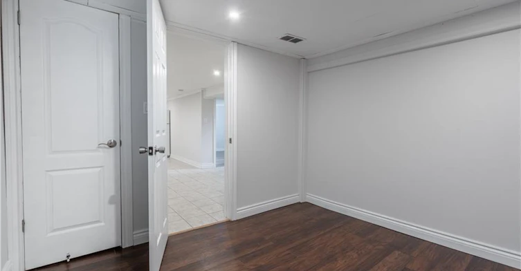 Basement-101 Ivon Avenue, Hamilton, ON, L8H 5S5 - 11