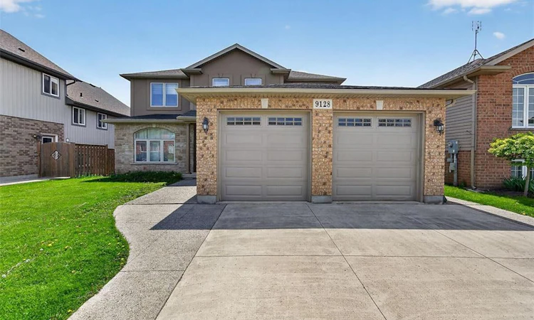9128 Hendershot Boulevard