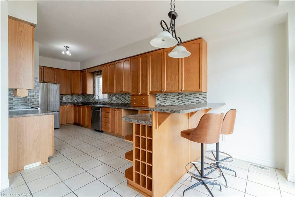 684 Commonwealth Crescent, Kitchener, ON, N2E 4J8 - 4