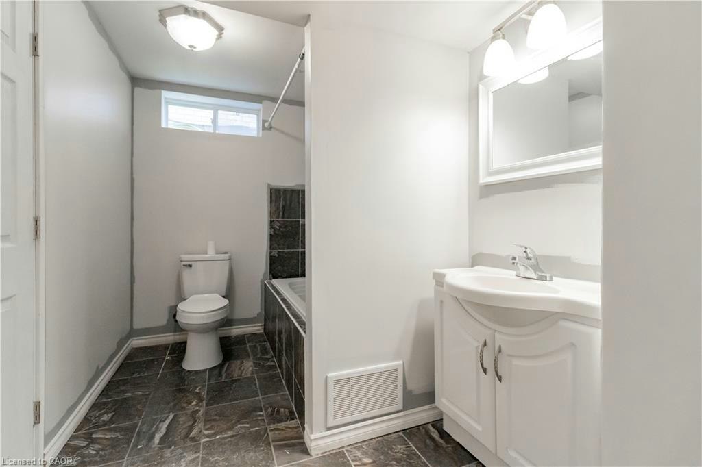 684 Commonwealth Crescent, Kitchener, ON, N2E 4J8 - 33