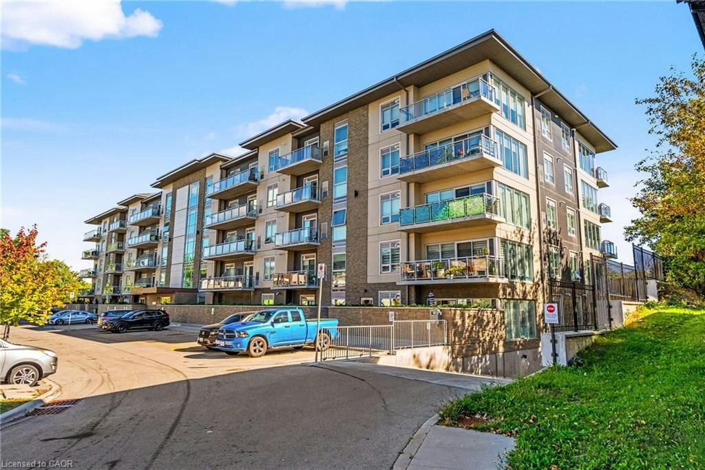 413-16 Markle Crescent, Hamilton, ON, L9G 0H4