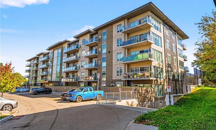 413-16 Markle Crescent