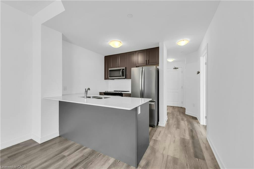 526-10 Mallard Trail, Hamilton, ON, L8B 2A7 - 6