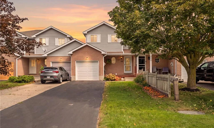 108 Tait Crescent